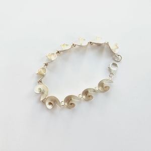 Tiny Silver Shell Bracelet
